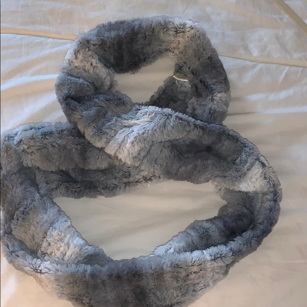 Infinity scarf